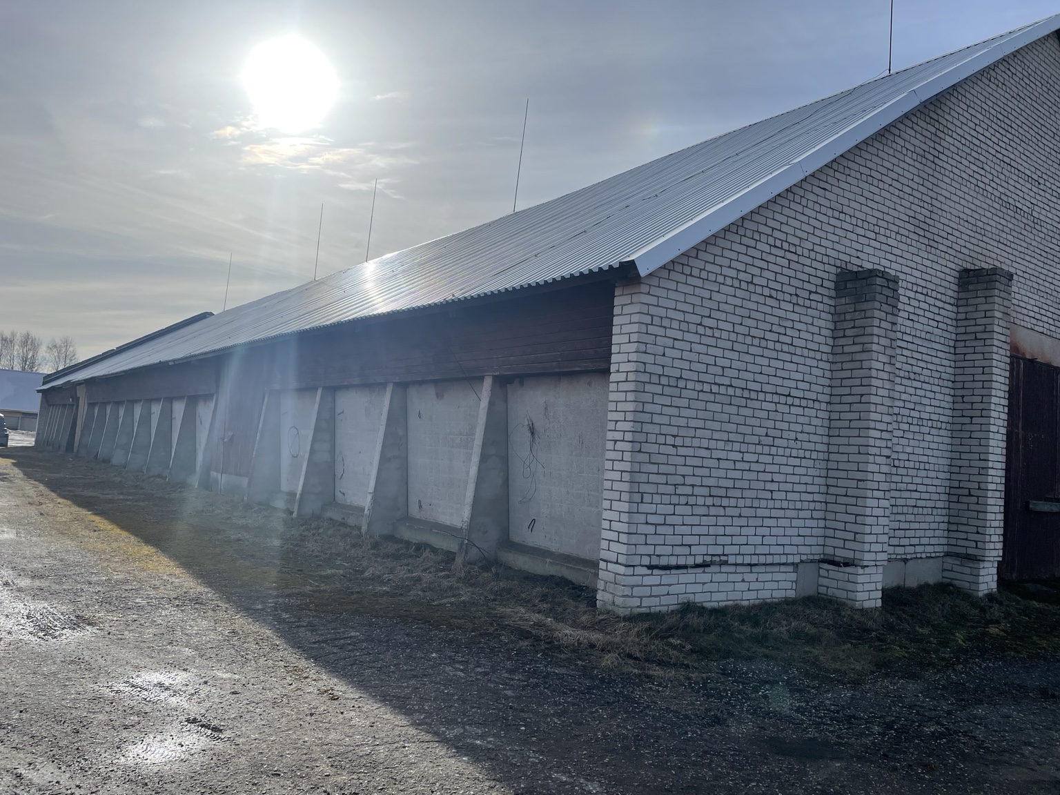 Võru Hoiugaraaži hoone külgvaade